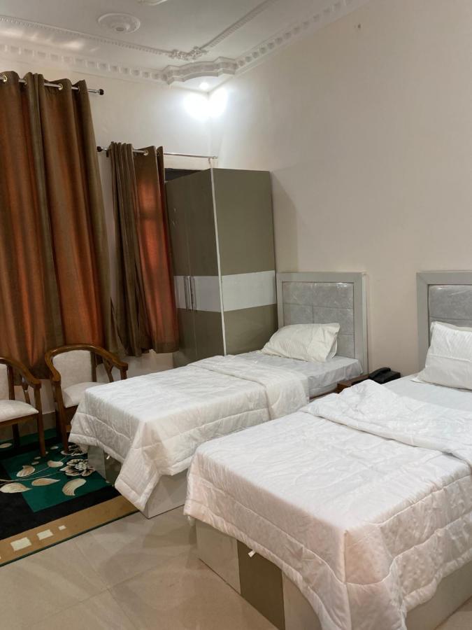 Готель S.R Plaza Khurja Екстер'єр фото